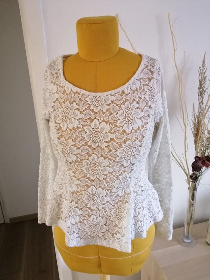 Top peplum en dentelle