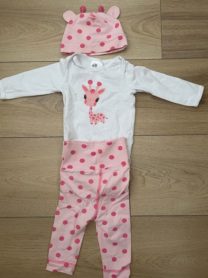 Lot vêtements bébé 1 mois 29 pièces - photo numéro 4