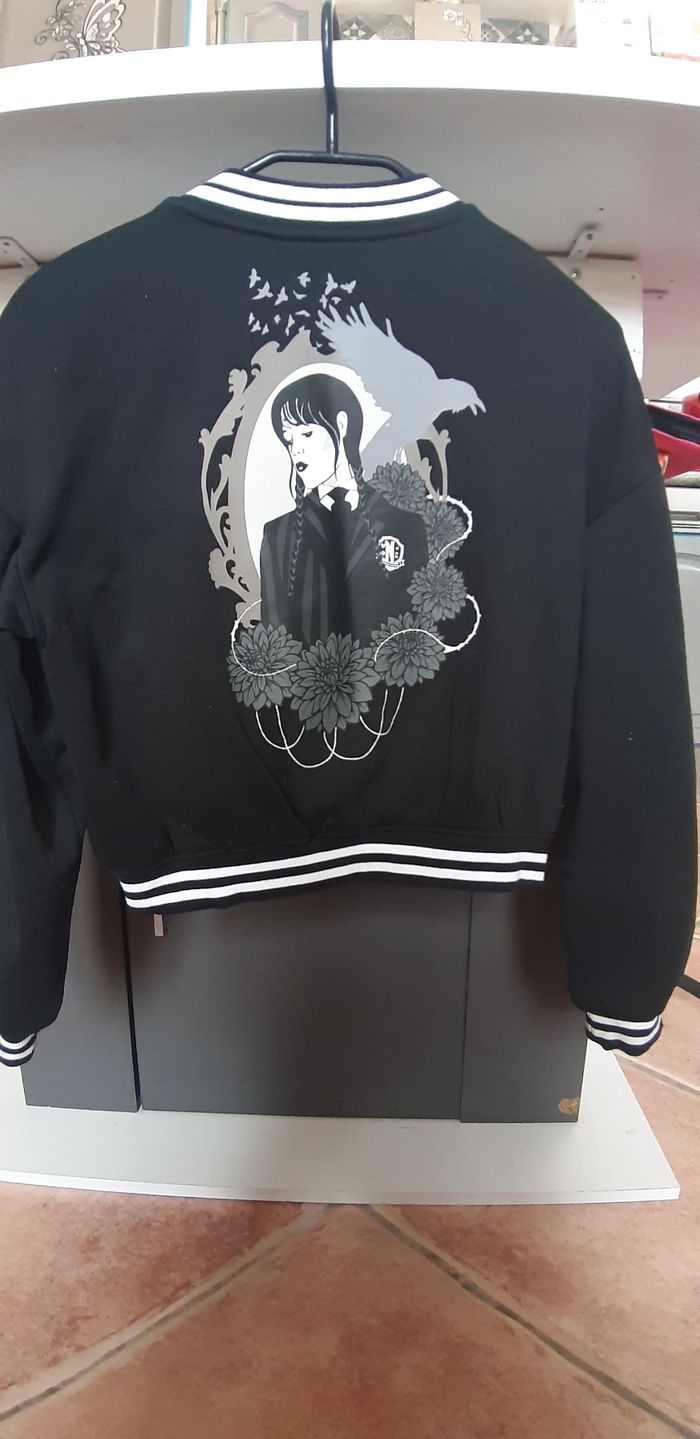Veste mercredi - photo numéro 4