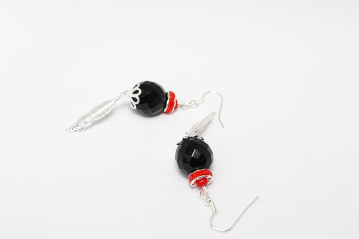 Boucles d'oreilles sphères noires à facettes - photo numéro 5
