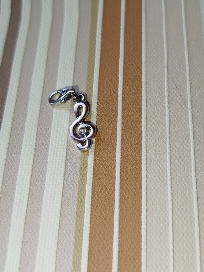 Manège à bijoux Charrm Note de musique pour bracelet Neuf