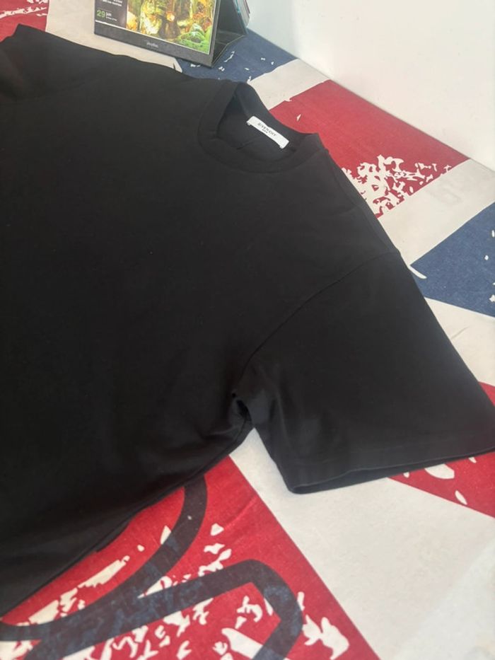 T-shirt Givenchy taille M noir avec motif crâne - photo numéro 3