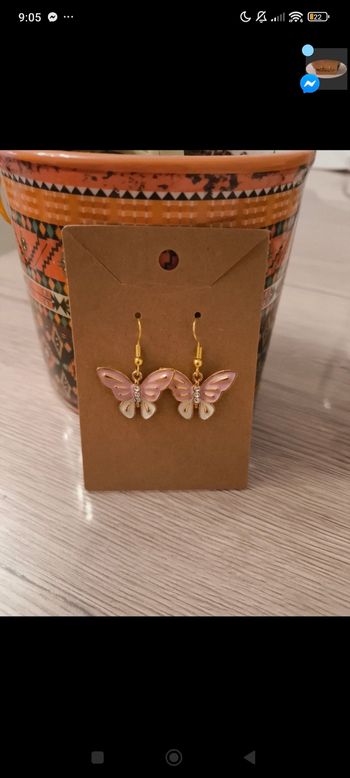 Boucles d'oreilles papillon rose