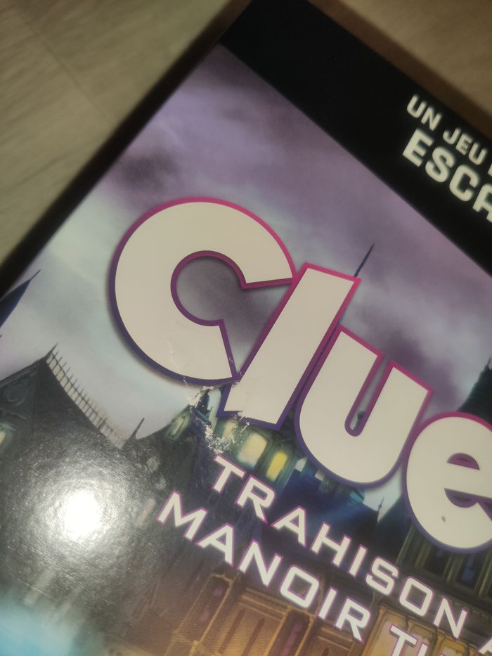 Cluedo Trahison au manoir Tudor - jeu neuf - photo numéro 2