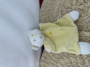 DOUDOU PLAT GRAIN DE BLE OURS JAUNE BLANC POIS