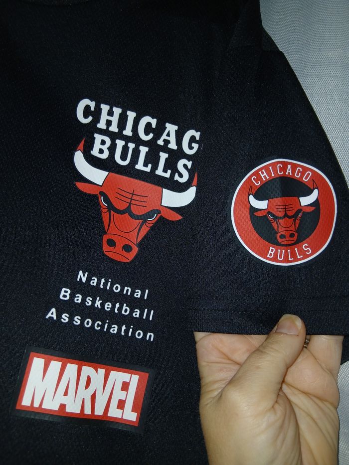 T-shirt manches courtes 9/10 ans  Chicago Bulls hulk - photo numéro 3