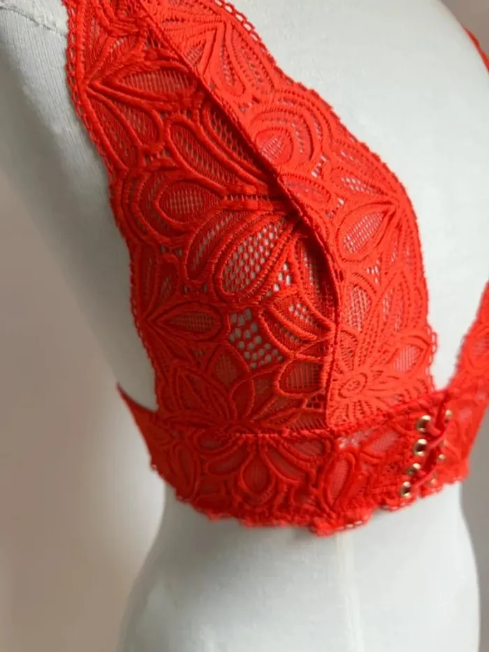 Beau soutien gorge bustier en dentelle Undiz neuf 🌸 Taille L - photo numéro 5