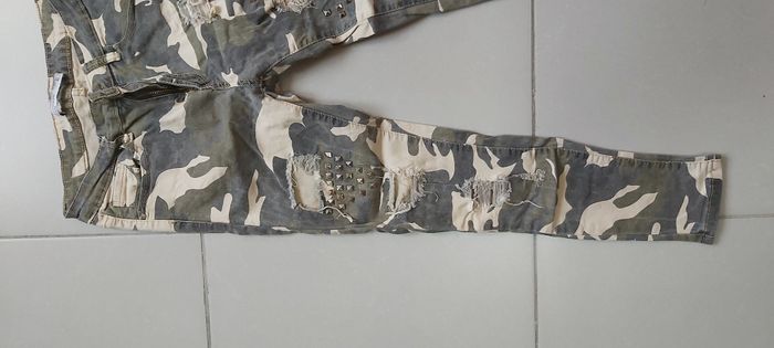 Jeans troué 40 L - photo numéro 3