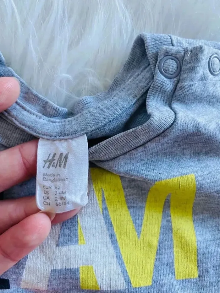 Body manche longue gris bébé garçon H&M 2/4 mois - photo numéro 2