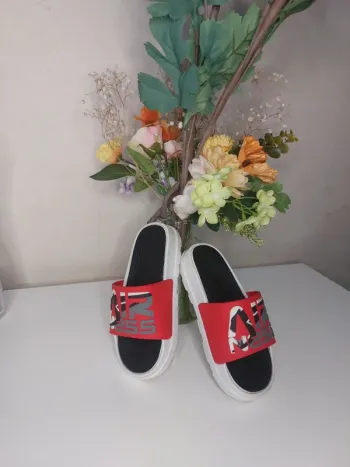 Claquettes Airness taille 30