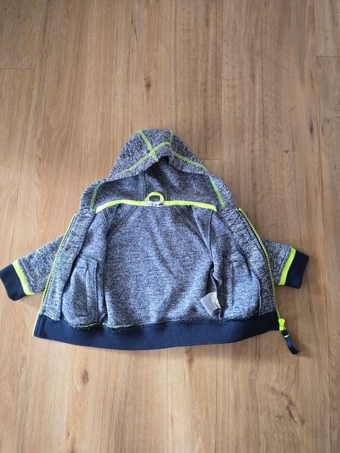 Gilet/ pull - photo numéro 2