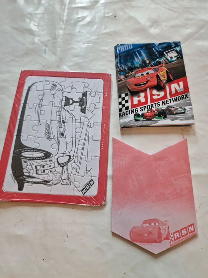 Lot blocs notes, puzzle à colorier cars et astérix