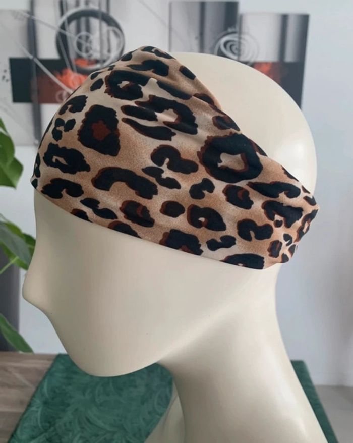 Bandeau cheveux tendance imprimé léopard - photo numéro 2