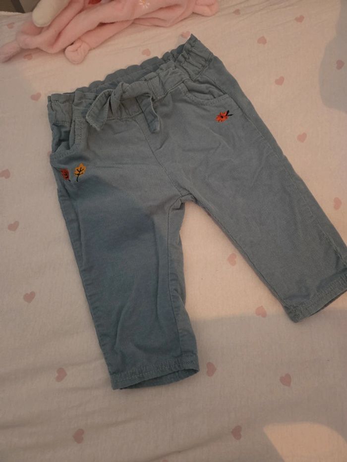 Pantalon 6 mois mixte - photo numéro 2