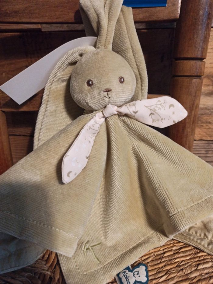 Doudou lapin vert Kaloo neuf - photo numéro 4