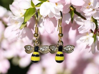 Boucle d'oreilles dorée abeille 🐝
