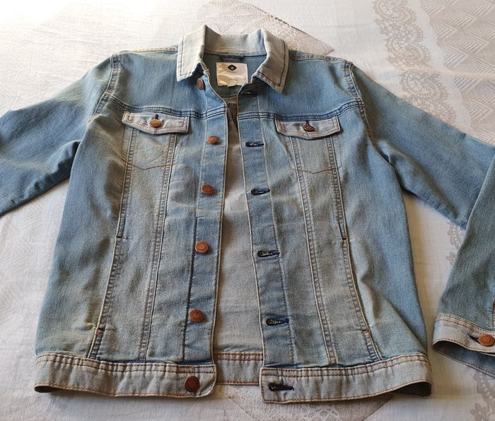 Veste en jean de taille 14ans - photo numéro 2