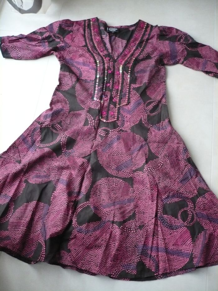 Robe brodée fushia et noire Diez Lunas Ibiza - neuve - photo numéro 3