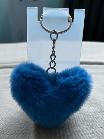 Porte clé coeur fausse fourrure