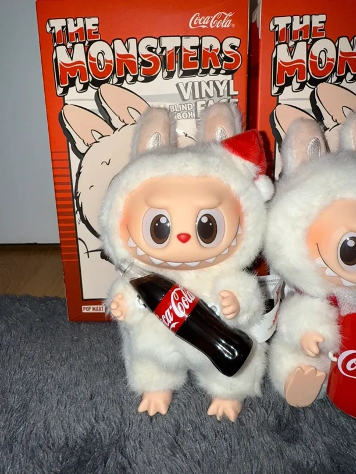 Pop Mart Labubu The monsters Vinyl Face Coca cola - photo numéro 3