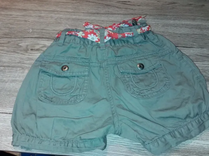 Short kaki - photo numéro 3