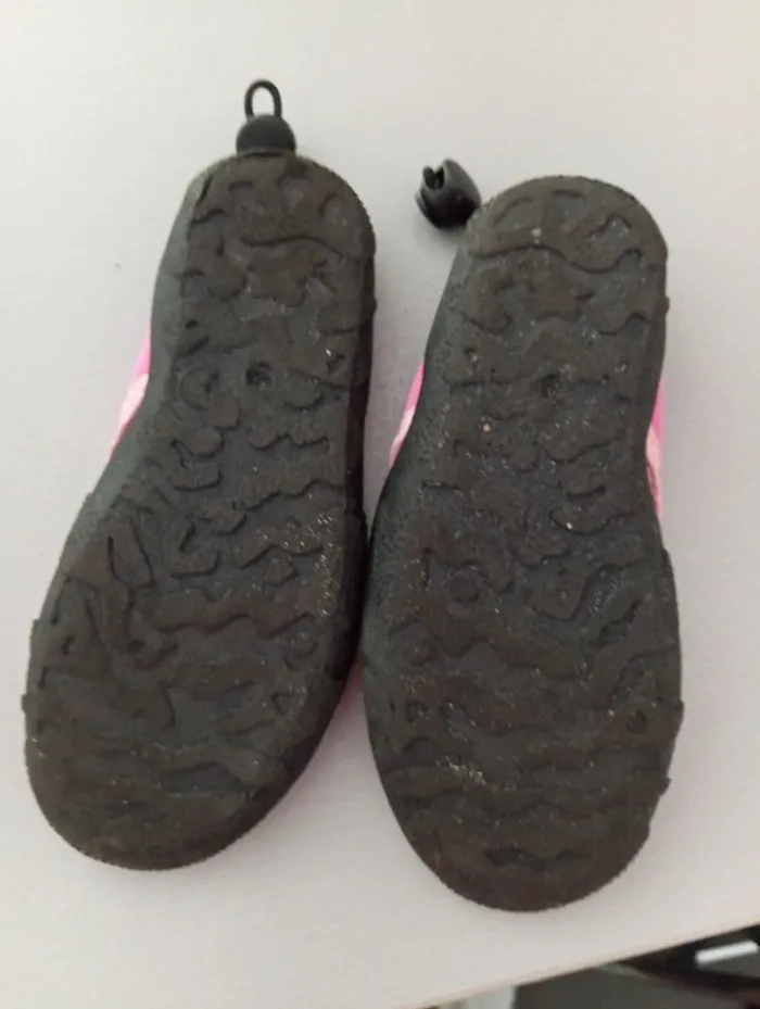 Chaussons de baignade 27 - photo numéro 2