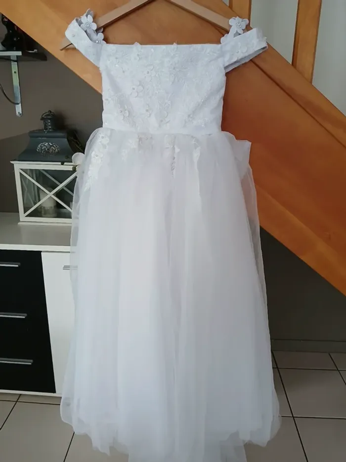 Magnifique Robe de demoiselle d'honneur en dentelle et tulle pailletée Taille 6 ans🌿💝 - photo numéro 16