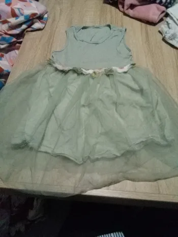 Robe verte bande fleurs