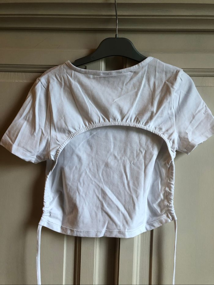Crop top dos nu - photo numéro 3