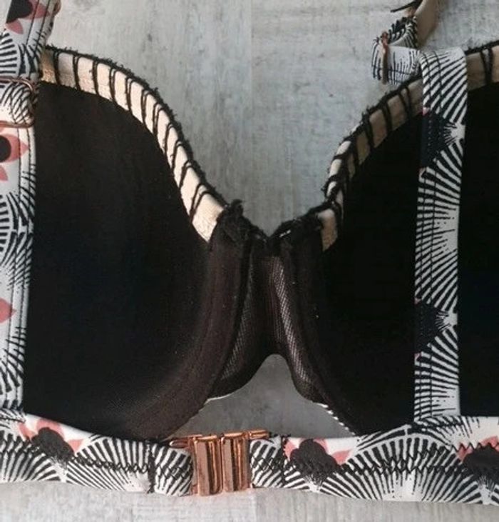 Maillot de bain 2 pièces (bikini) Taille 90B pour le haut et taille 38 pour le bas - photo numéro 4