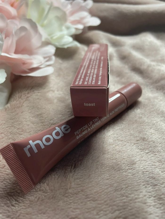 Lip gloss Rhode Toast - photo numéro 2