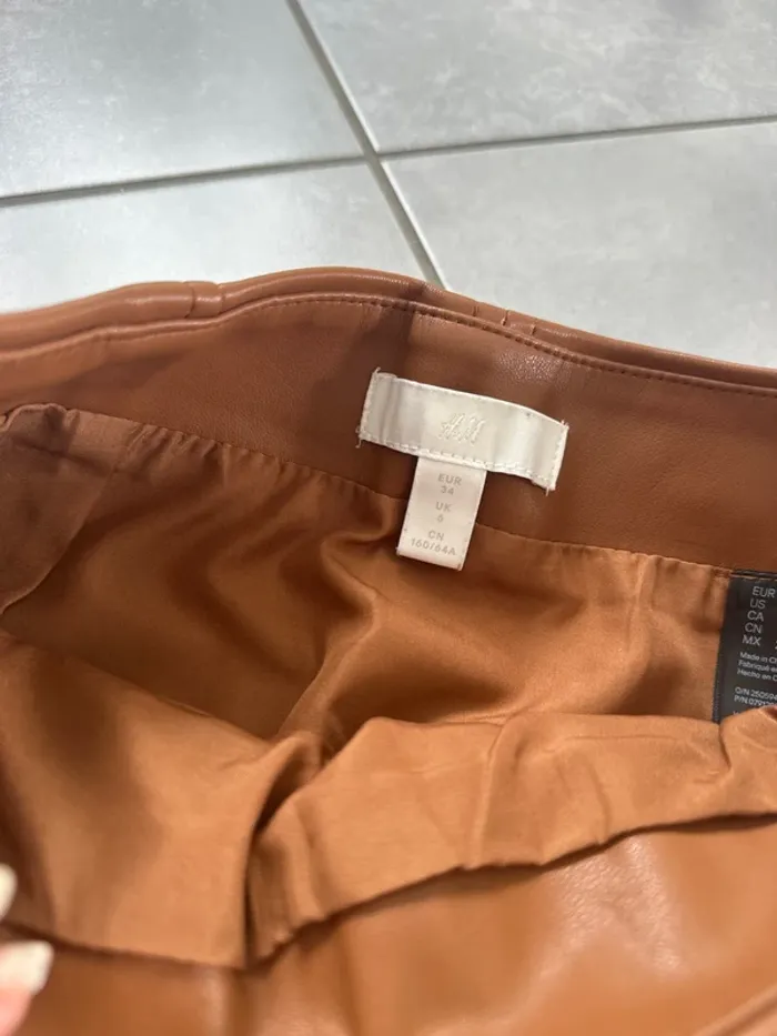 Jupe simili cuir marron H&M - photo numéro 4