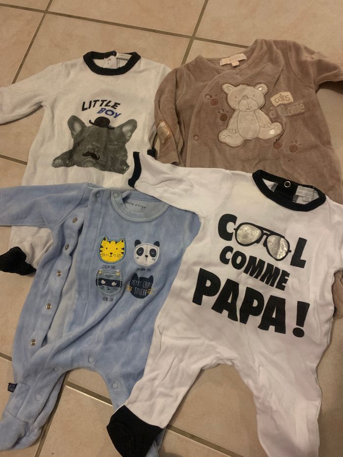 Lot 4 pyjamas