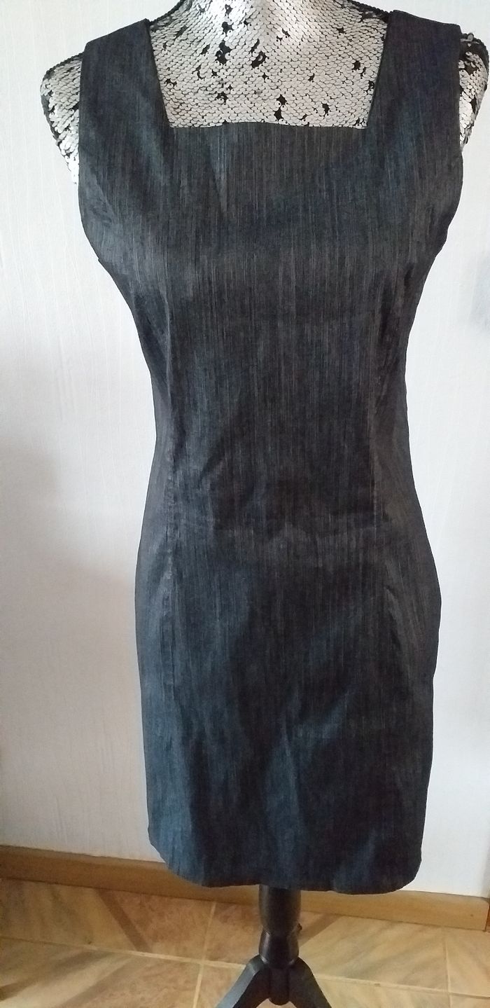 Robe grise sans manches/ Boutique Parisienne