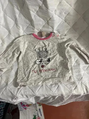 T shirt taille 6mois marque boîte à malice
