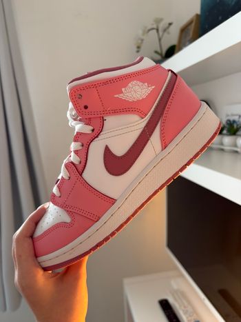 Jordan 1 mid taille 38