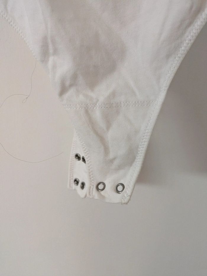 Body à nouer sur le devant et ouverture dans le dos. Abercrombie & Fitch - photo numéro 2