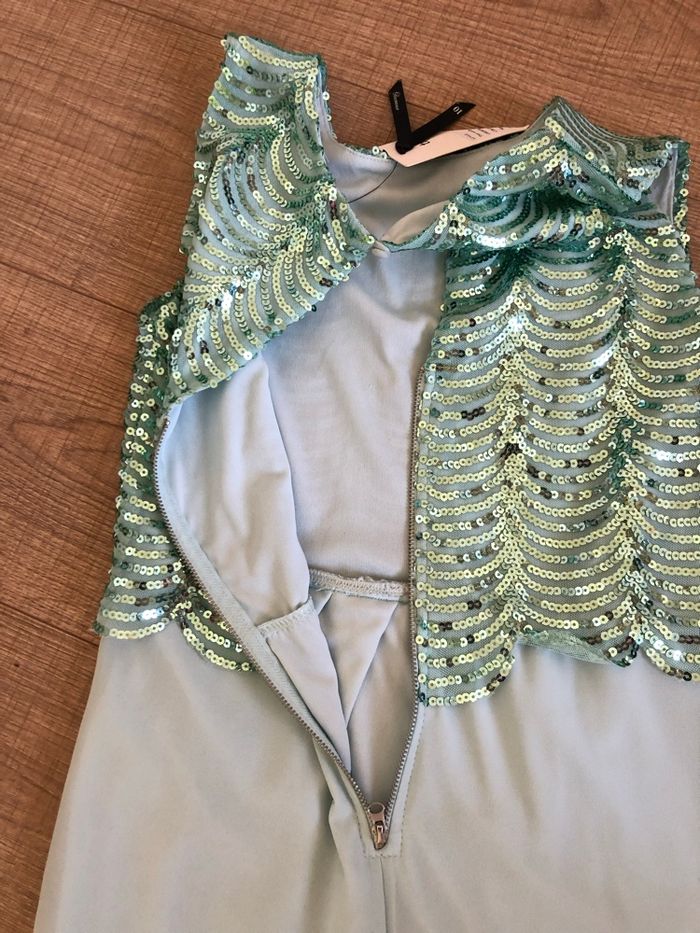 Robe verte neuve avec sequins TFNC London taille unique (taille petit) - photo numéro 9