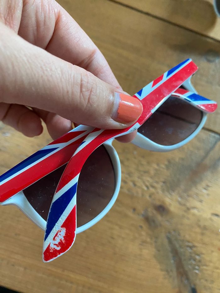 Lunettes soleil enfant Angleterre - photo numéro 2