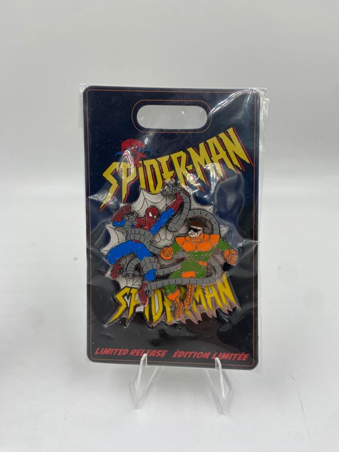 Lot de 3 Pin's Marvel - Spider-Man vs. ses Ennemis - Édition Limitée - Disney store - photo numéro 2