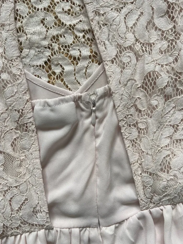 🌸 Jolie robe de cérémonie rose pâle détails dentelle Taille 40 🌸 - photo numéro 5