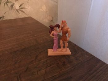Figurine hercule et megara disney