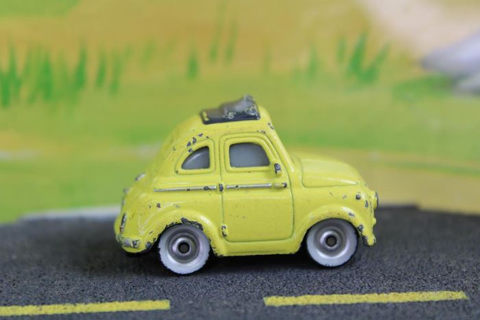 Disney Pixar cars Luigi - photo numéro 6