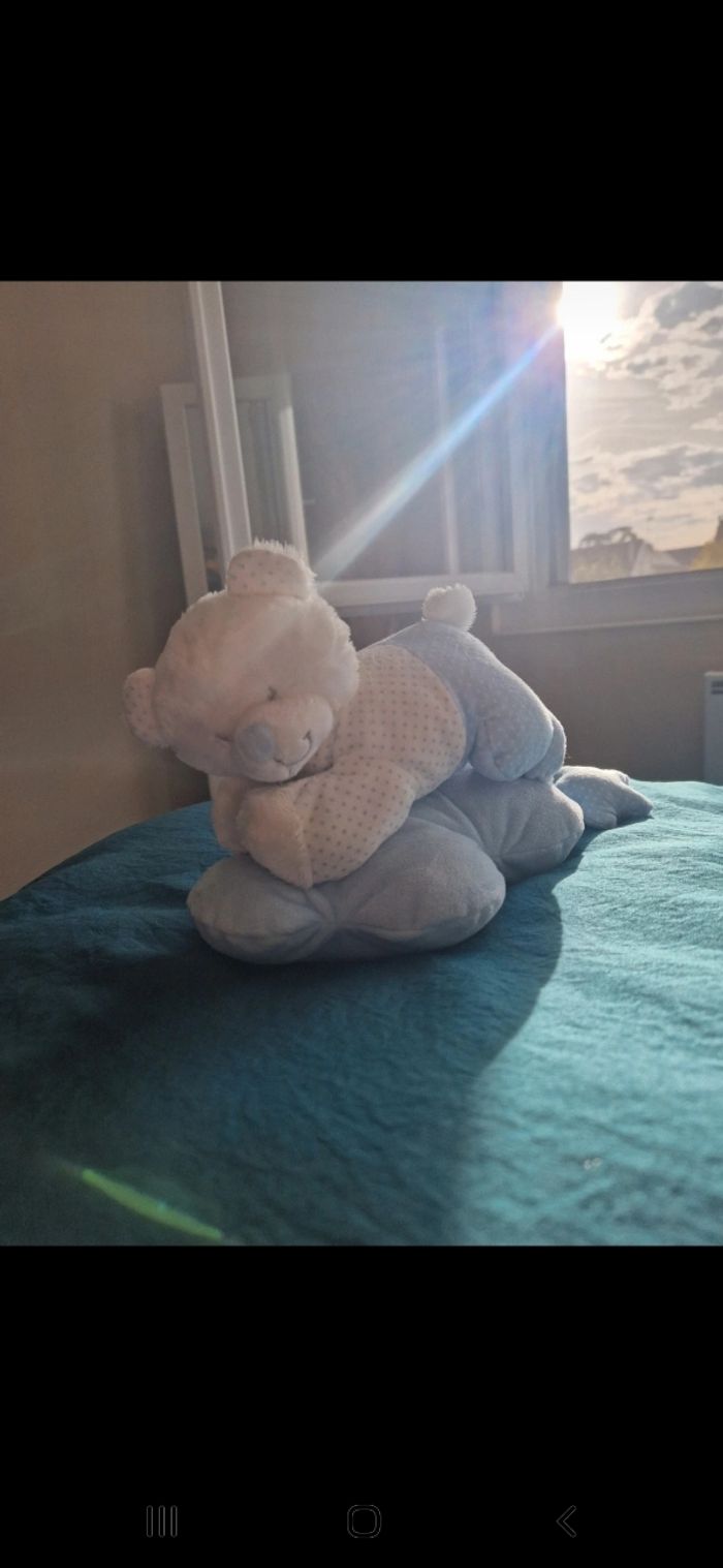 Lot de 2 peluches ourson celui sur le nuage fait de la musique. - photo numéro 2