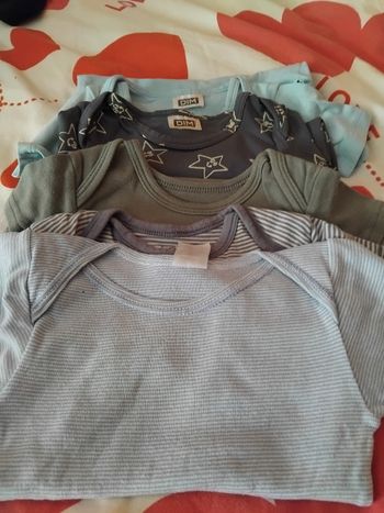 Lot de 5 bodies 