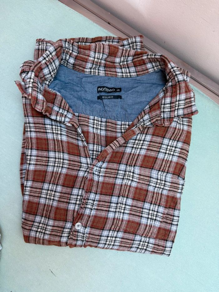 Chemise à carreaux