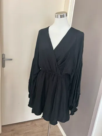 Sezane robe noire, soie modèle pat femme, taille 38