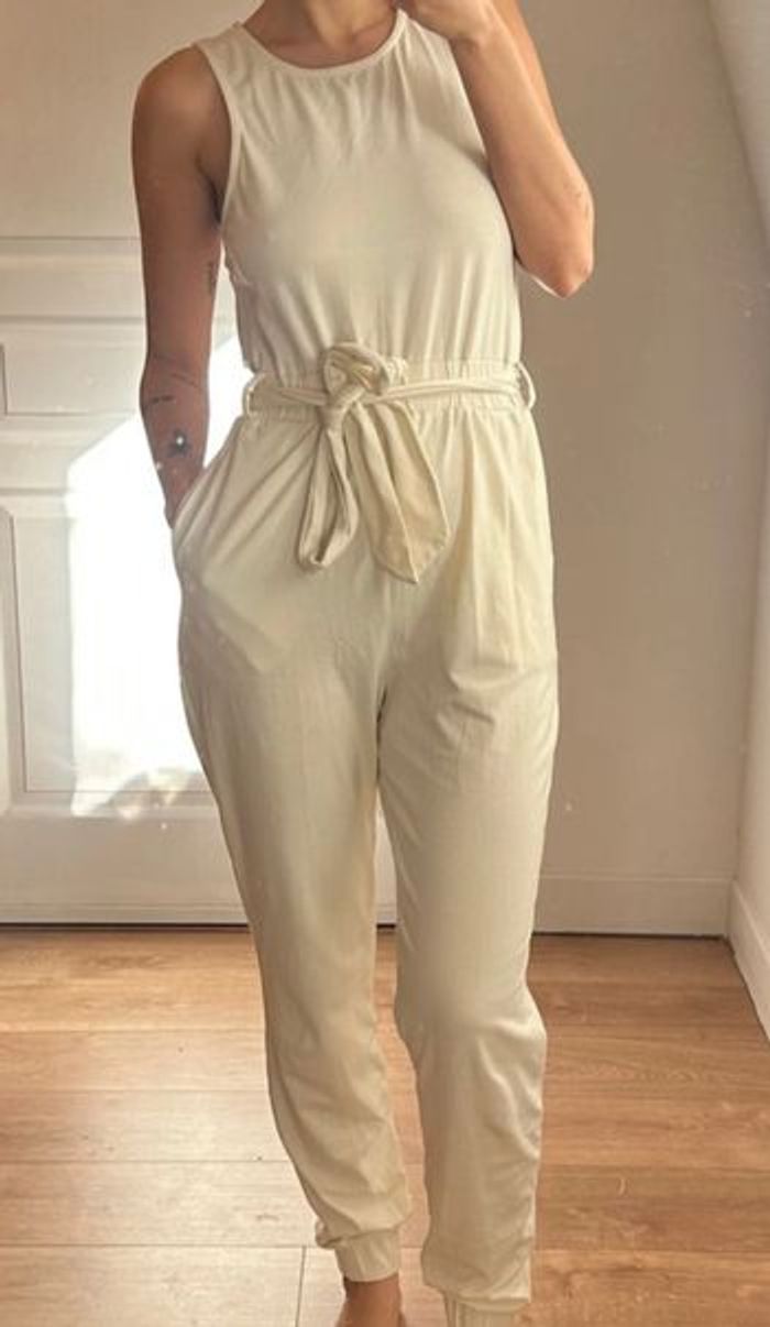 Combinaison sans manche