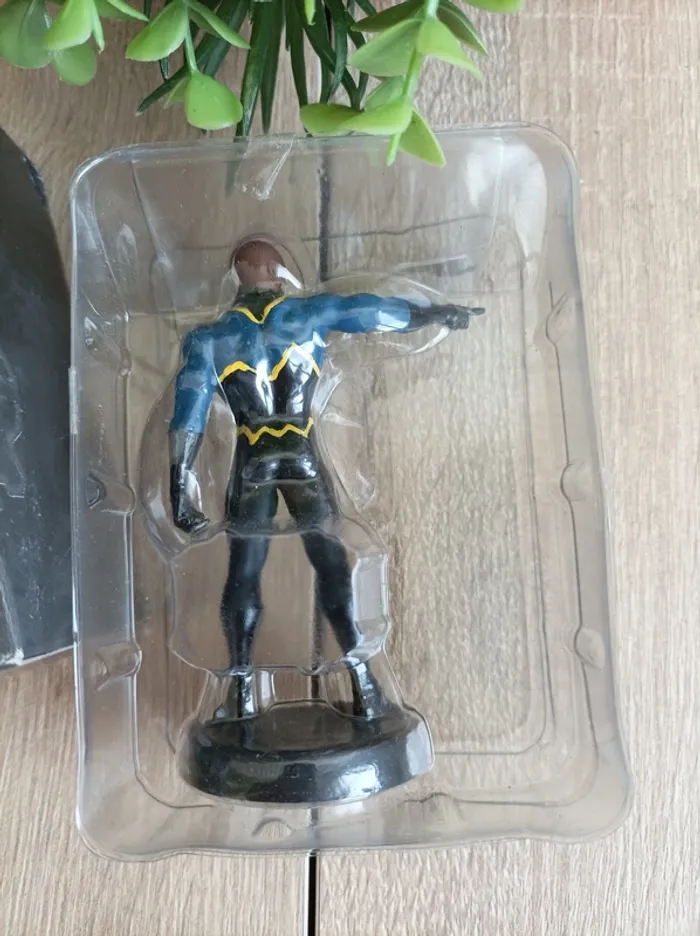 Figurine DC Comics Black Lightning Eaglemoss Super Héros - photo numéro 3