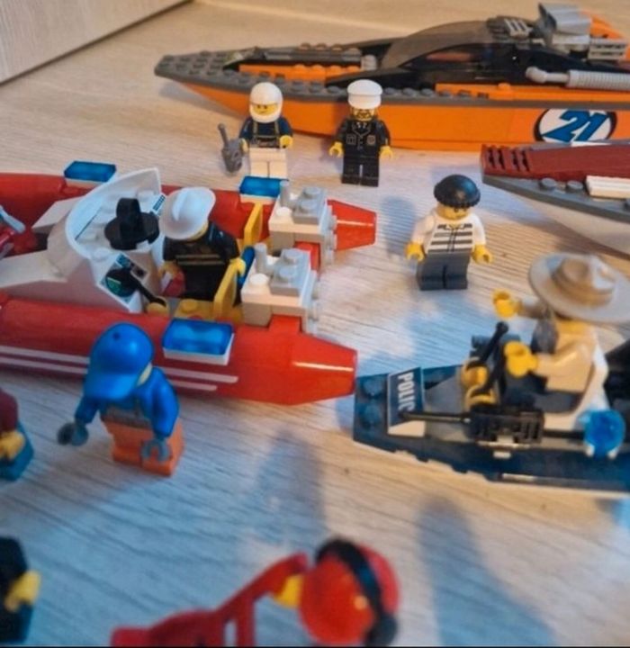 Gros  lot minifigs et bateaux lego - photo numéro 4